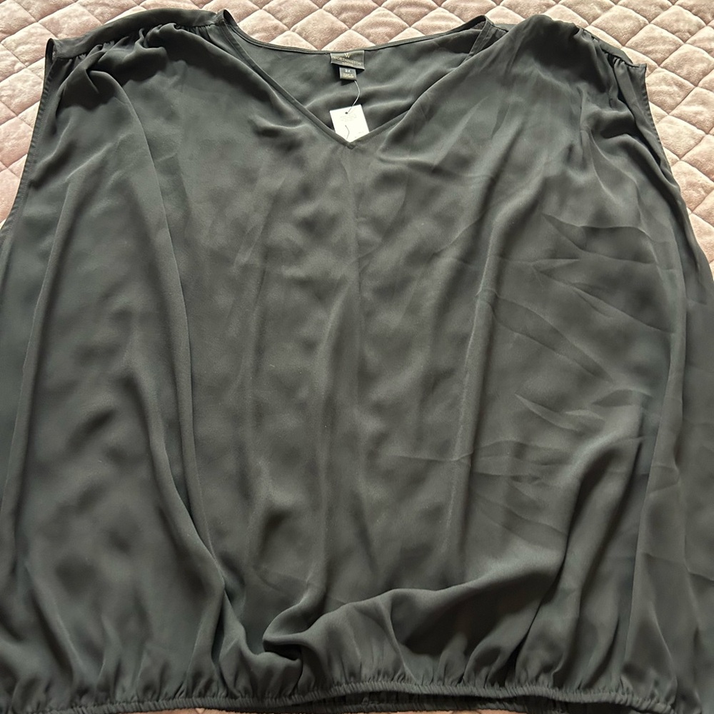 Jones New York Black V-Neck Blouse